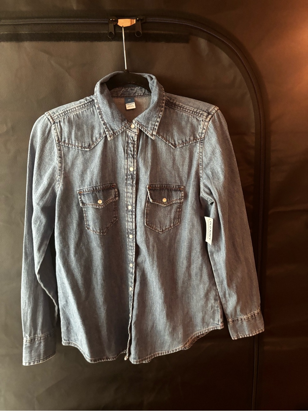 NWT Old Navy Button Snap 90's Mom Chambray Shirt - Picture 8 of 9